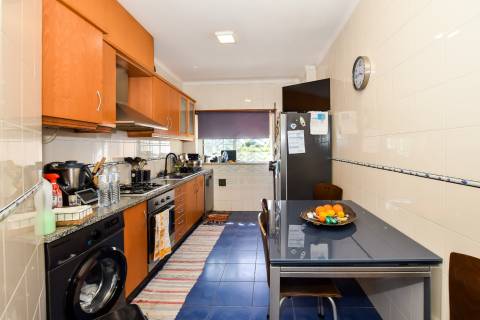 Apartamento T3 com Garagem e Arrecadação - Torres Novas