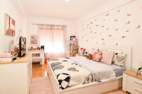 Apartamento T3 com Garagem e Arrecadação - Torres Novas