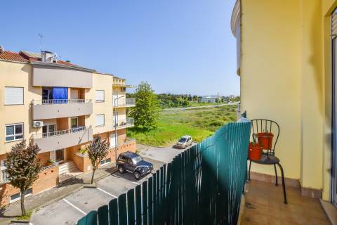 Apartamento T3 com Garagem e Arrecadação - Torres Novas