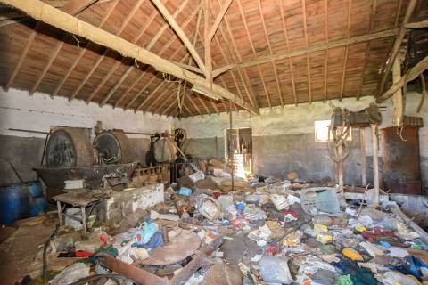 Moradia para Reconstrução com Terreno em Parceiros de São João