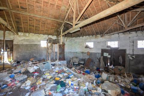 Moradia para Reconstrução com Terreno em Parceiros de São João