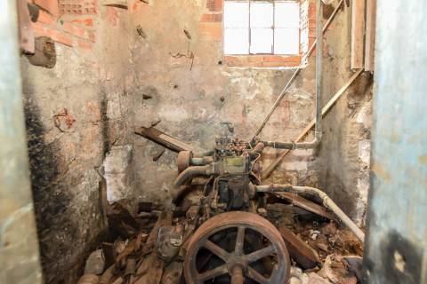 Moradia para Reconstrução com Terreno em Parceiros de São João