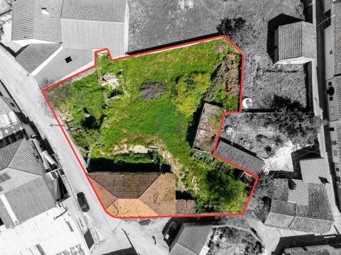 Moradia para Reconstrução com Terreno em Parceiros de São João