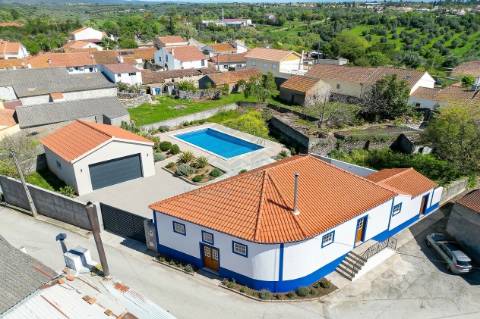 Moradia para Reconstrução com Terreno em Parceiros de São João