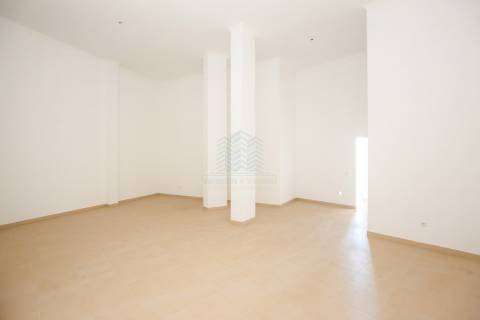 Loja para Comércio ou Serviços em Torres Novas – 170 m²