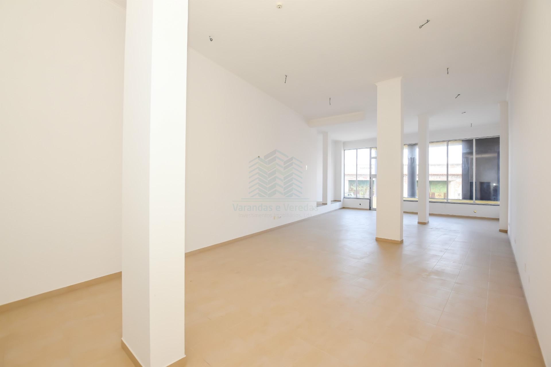 Loja para Comércio ou Serviços em Torres Novas – 170 m²