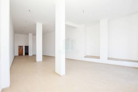 Loja para Comércio ou Serviços em Torres Novas – 170 m²
