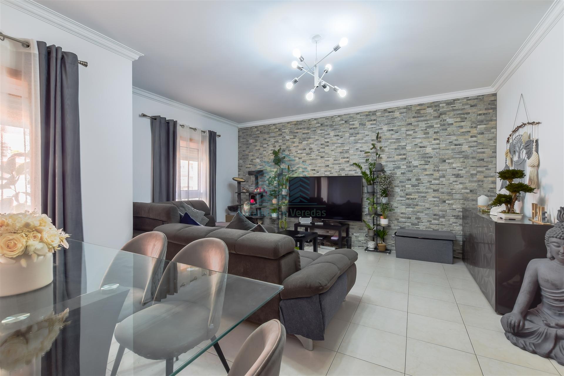 Apartamento T3 com Garagem e Arrecadação em Torres Novas
