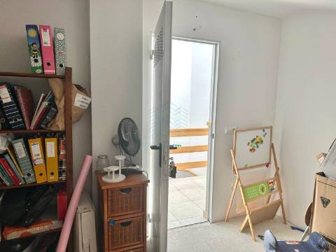 Apartamento T3 com Garagem e Arrecadação em Torres Novas