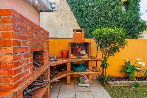 Moradia Magnifica T5 Isolada , rodeada de jardim e flores na Gafanha da Encarnação.