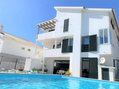 Moradia Isolada T4 a 100 metros da praia com piscina e jardim na Praia da Vagueira.