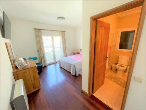 Moradia Isolada T4 a 100 metros da praia com piscina e jardim na Praia da Vagueira.