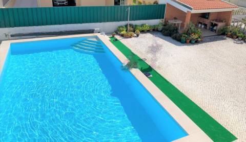 Moradia Isolada T4 a 100 metros da praia com piscina e jardim na Praia da Vagueira.