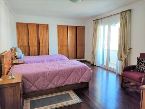 Moradia Isolada T4 a 100 metros da praia com piscina e jardim na Praia da Vagueira.