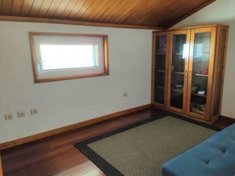 Moradia Isolada T4 a 100 metros da praia com piscina e jardim na Praia da Vagueira.