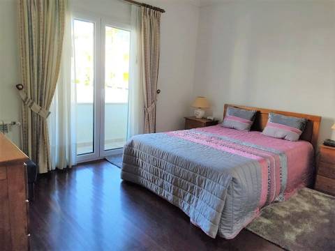 Moradia Isolada T4 a 100 metros da praia com piscina e jardim na Praia da Vagueira.