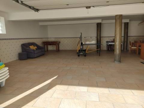 Moradia Isolada T4 a 100 metros da praia com piscina e jardim na Praia da Vagueira.