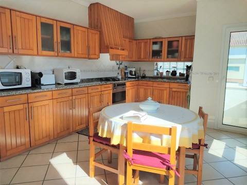 Moradia Isolada T4 a 100 metros da praia com piscina e jardim na Praia da Vagueira.