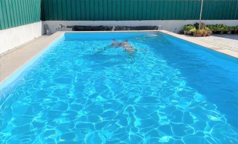 Moradia Isolada T4 a 100 metros da praia com piscina e jardim na Praia da Vagueira.