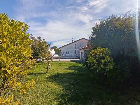 Moradia T4 Isolada com Vista Ria na Gafanha da Boavista. Quintal, jardim e garagem.