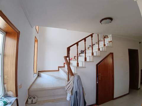 Moradia T4 Isolada com Vista Ria na Gafanha da Boavista. Quintal, jardim e garagem.