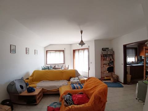 Moradia T4 Isolada com Vista Ria na Gafanha da Boavista. Quintal, jardim e garagem.