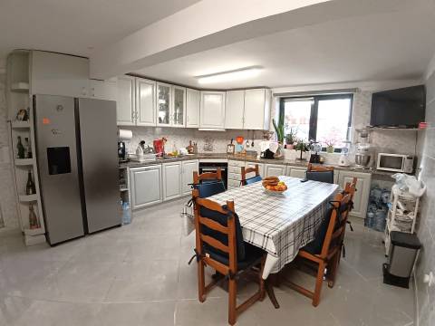 Moradia T3 Térrea, c/ pátio coberto,quintal magnífico na Fogueira,Sangalhos.