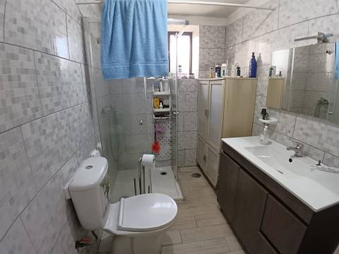 Moradia T3 Térrea, c/ pátio coberto,quintal magnífico na Fogueira,Sangalhos.