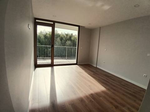 Apartamento de T3 Duplex, Novo, com uns terraços magníficos, em Ilhavo.