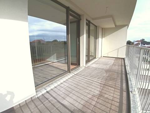 Apartamento de T3 Duplex, Novo, com uns terraços magníficos, em Ilhavo.