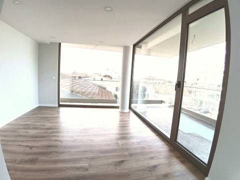 Apartamento de T3 Duplex, Novo, com uns terraços magníficos, em Ilhavo.
