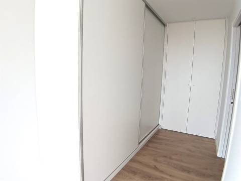 Apartamento de T3 Duplex, Novo, com uns terraços magníficos, em Ilhavo.