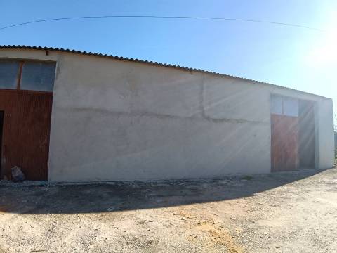 Armazém na zona Industrial de Sosa, Vagos. Excelentes acessos.