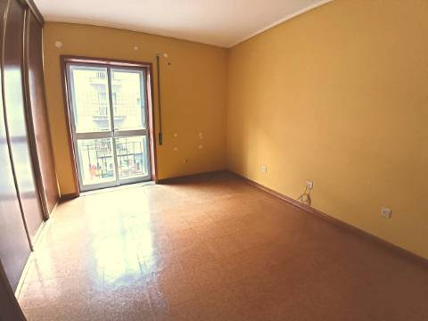 Apartamento T2 no Bairro do Liceu, Aveiro.