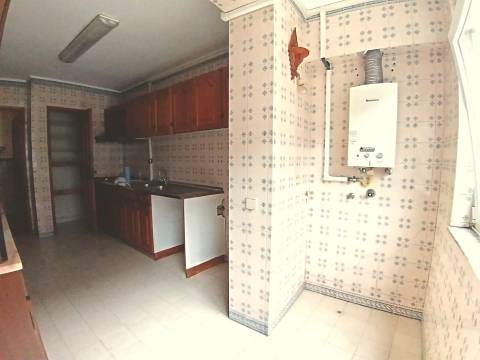 Apartamento T2 no Bairro do Liceu, Aveiro.