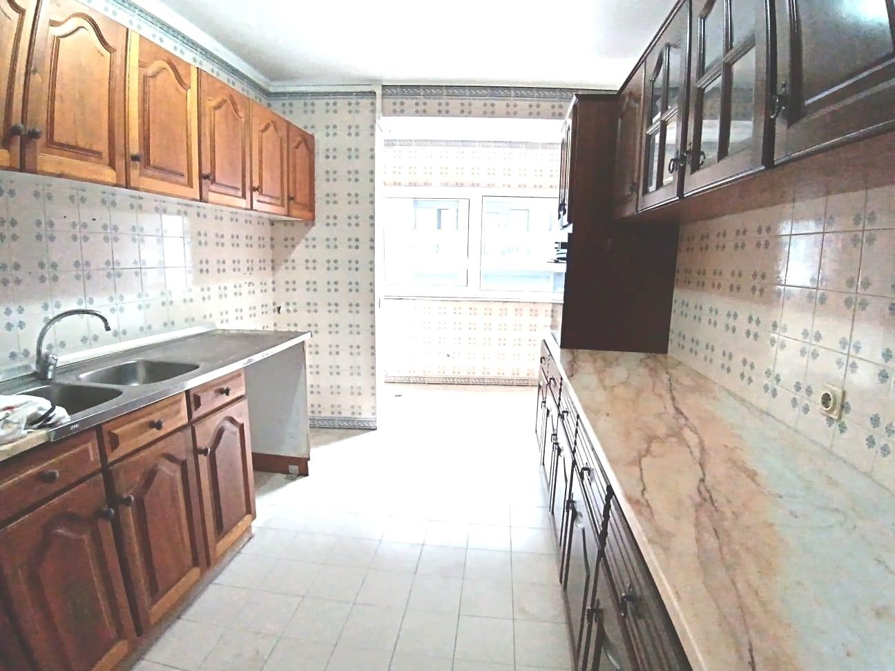 Apartamento T2 no Bairro do Liceu, Aveiro.