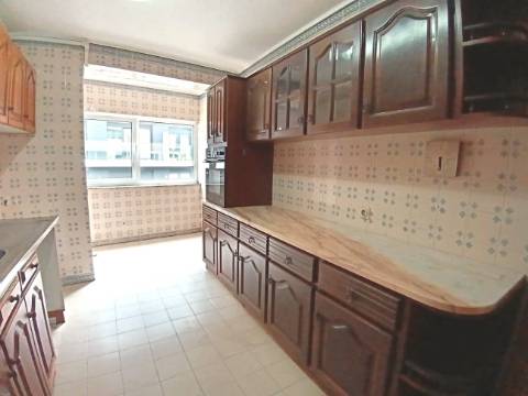 Apartamento T2 no Bairro do Liceu, Aveiro.