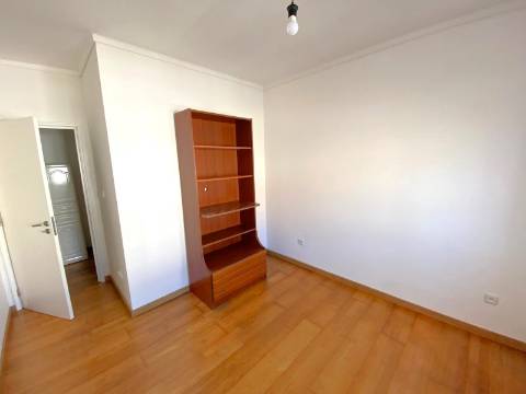 Apartamento T3 no Centro de Vagos.