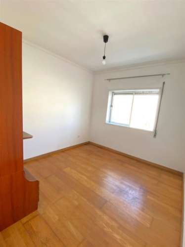 Apartamento T3 no Centro de Vagos.