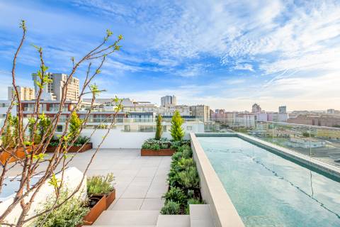 Penthouse 4 quartos de luxo com terraço e piscina privativa