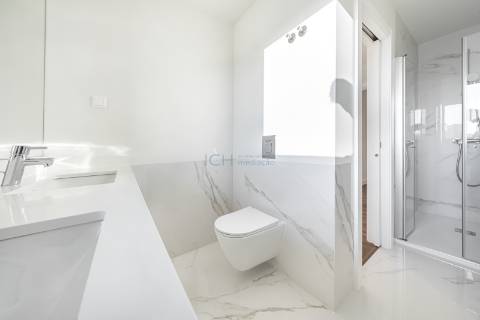 Penthouse 4 quartos de luxo com terraço e piscina privativa