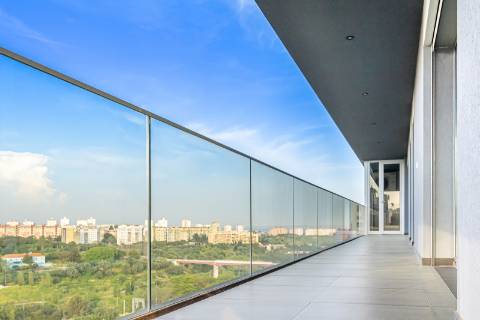 Penthouse 4 quartos de luxo com terraço e piscina privativa