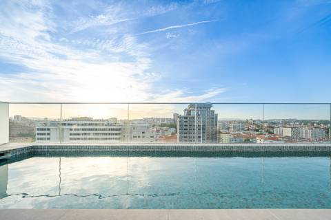 Penthouse 4 quartos de luxo com terraço e piscina privativa