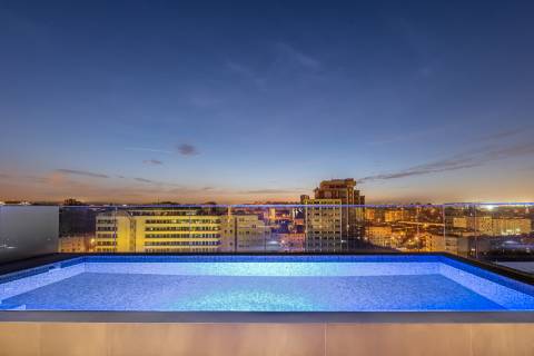 Penthouse 4 quartos de luxo com terraço e piscina privativa