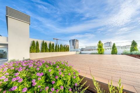 Penthouse 4 quartos de luxo com terraço e piscina privativa
