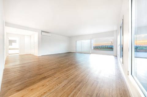 Penthouse 4 quartos de luxo com terraço e piscina privativa