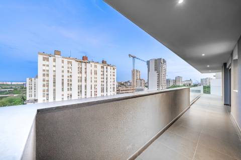 Penthouse 4 quartos de luxo com terraço e piscina privativa