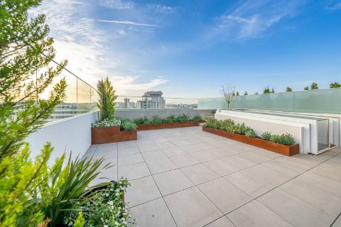 Penthouse 4 quartos de luxo com terraço e piscina privativa