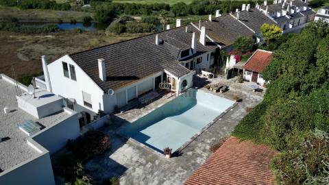 Penthouse triplex com 7 quartos e piscina na Praia de Porto Novo, Torres Vedras