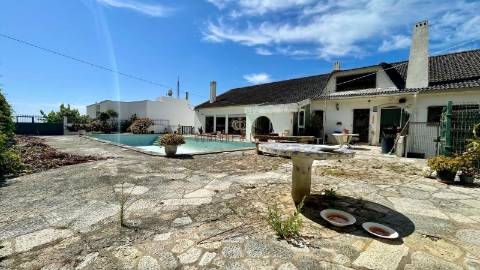 Penthouse triplex com 7 quartos e piscina na Praia de Porto Novo, Torres Vedras